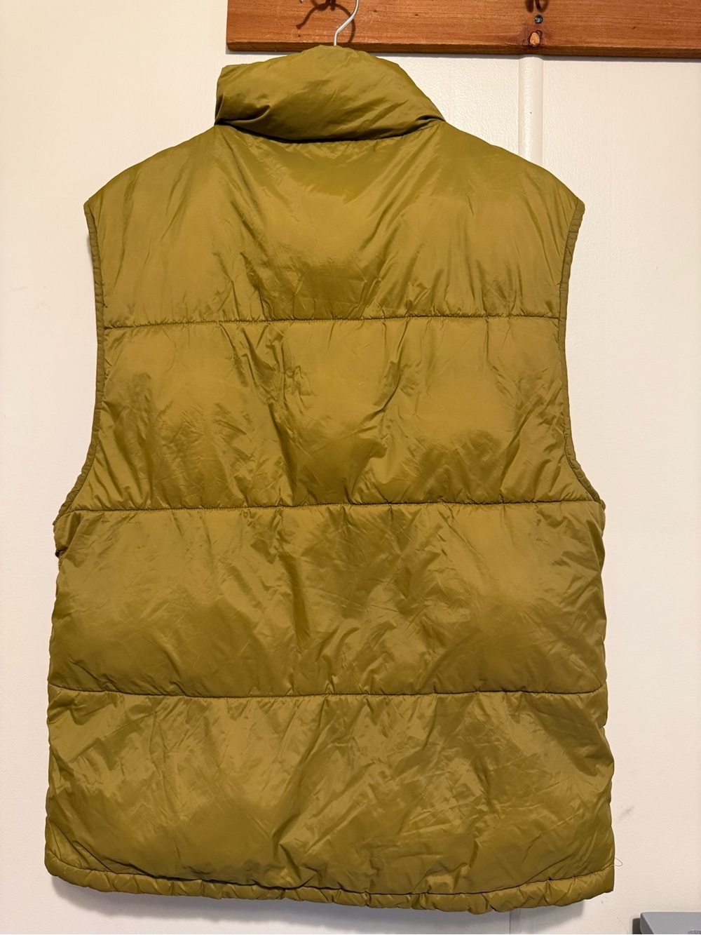 Offline by aerie women’s small Olive Green Quilted Puffer Vest - Picture 6 of 12